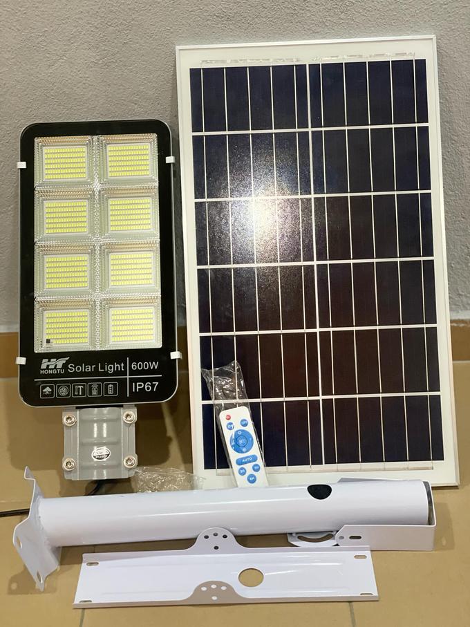 Lampadaire solaire 600w PANNEAU DETACHER SOL33